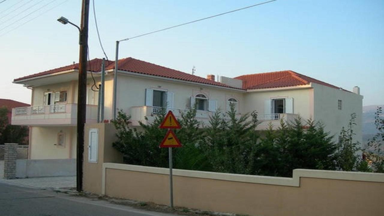 Apartamento Theasis House Khelmáta Exterior foto